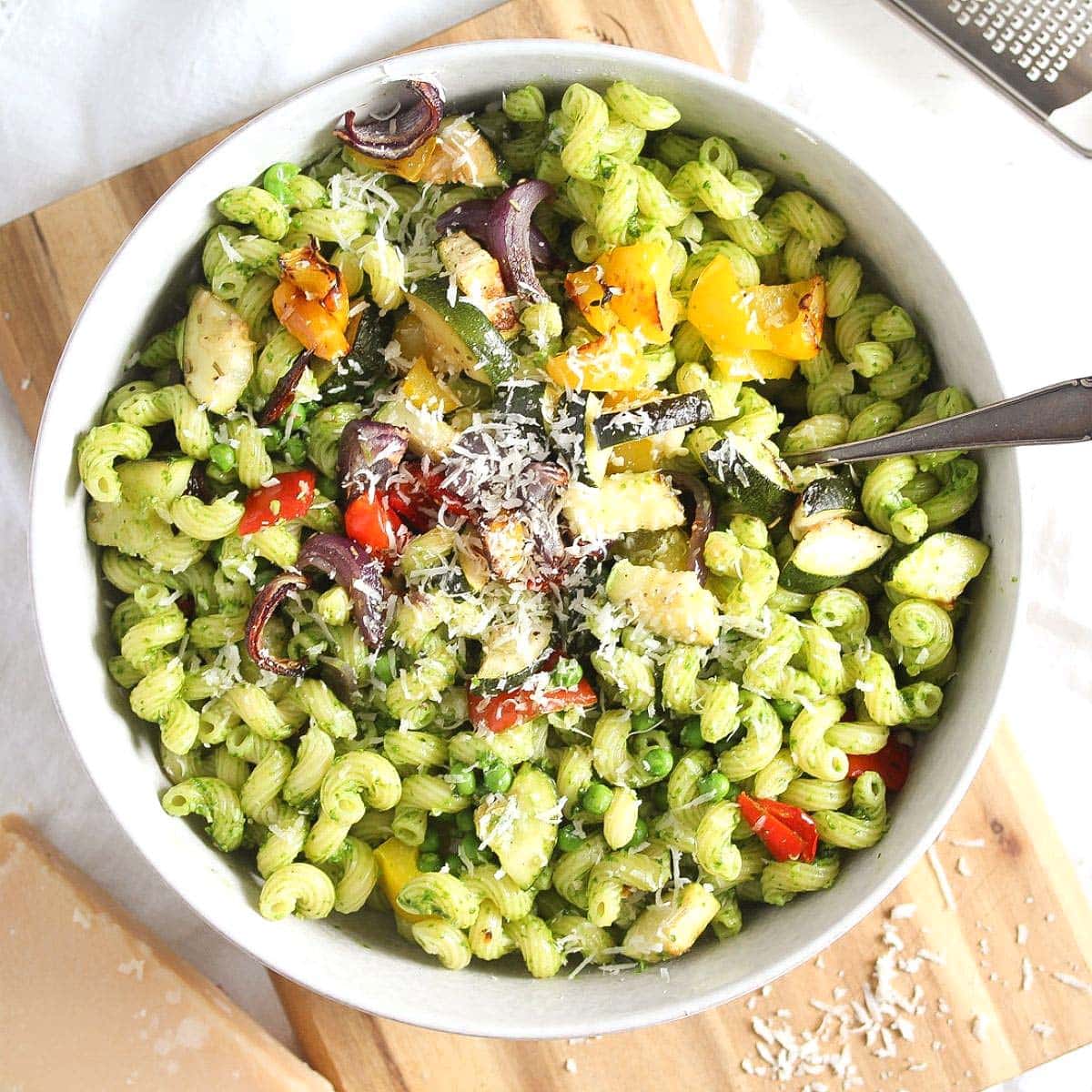 veggie-pesto-pasta-with-roasted-vegetables