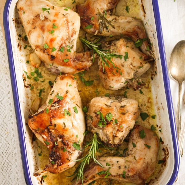 How to Cook Roasted Rabbit in the Oven (with Garlic and Wine)