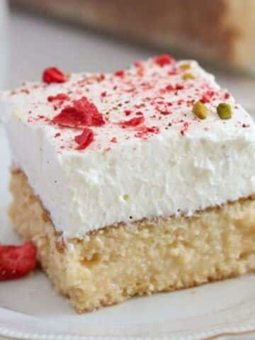 mexican dessert with cream and milk.