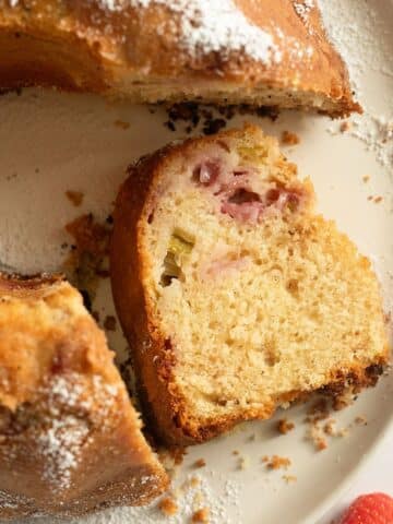 slice of strawberry rhubarb bundt cake.