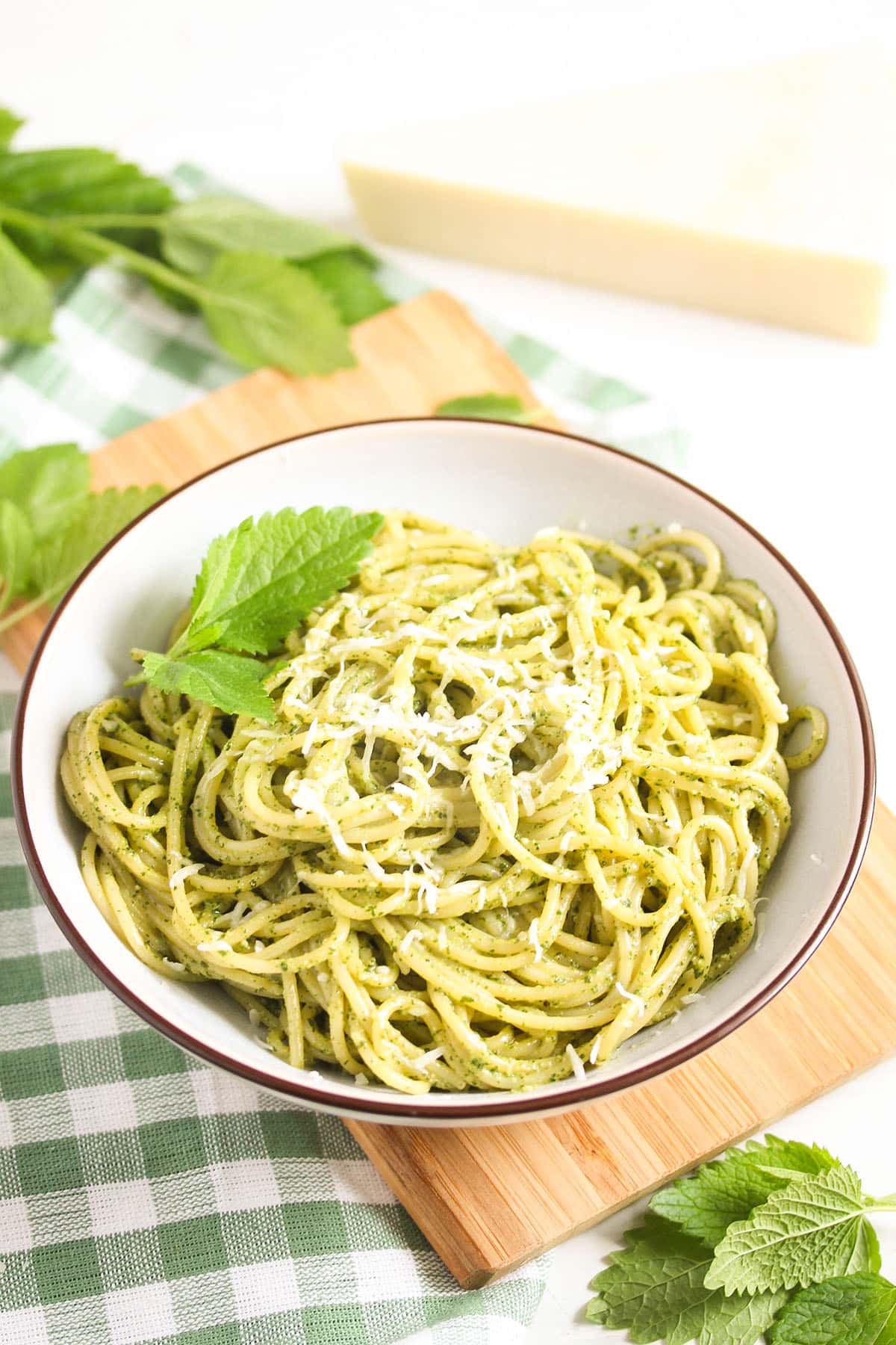 spaghetti with lemon balm pesto in a bowl.