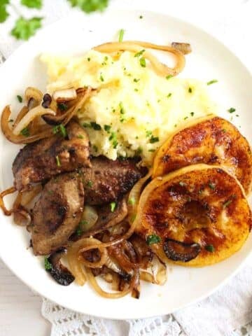 how to cook liver and onions, apple rings and mashed potatoes.