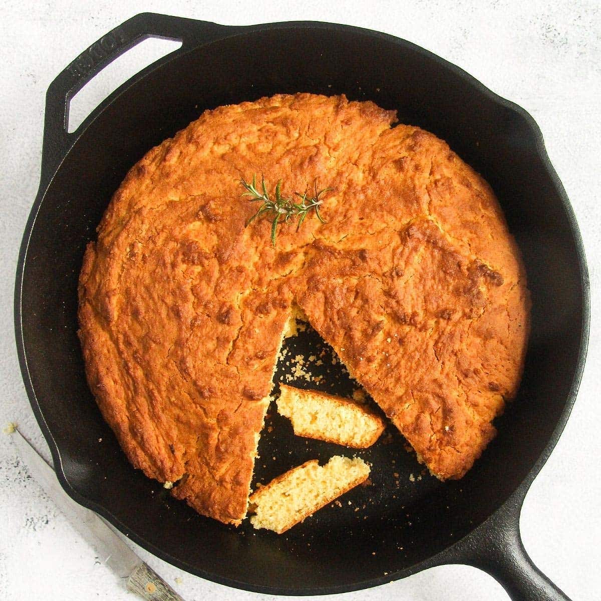 Easy Cornbread in the Cast-Iron Skillet - Where Is My Spoon