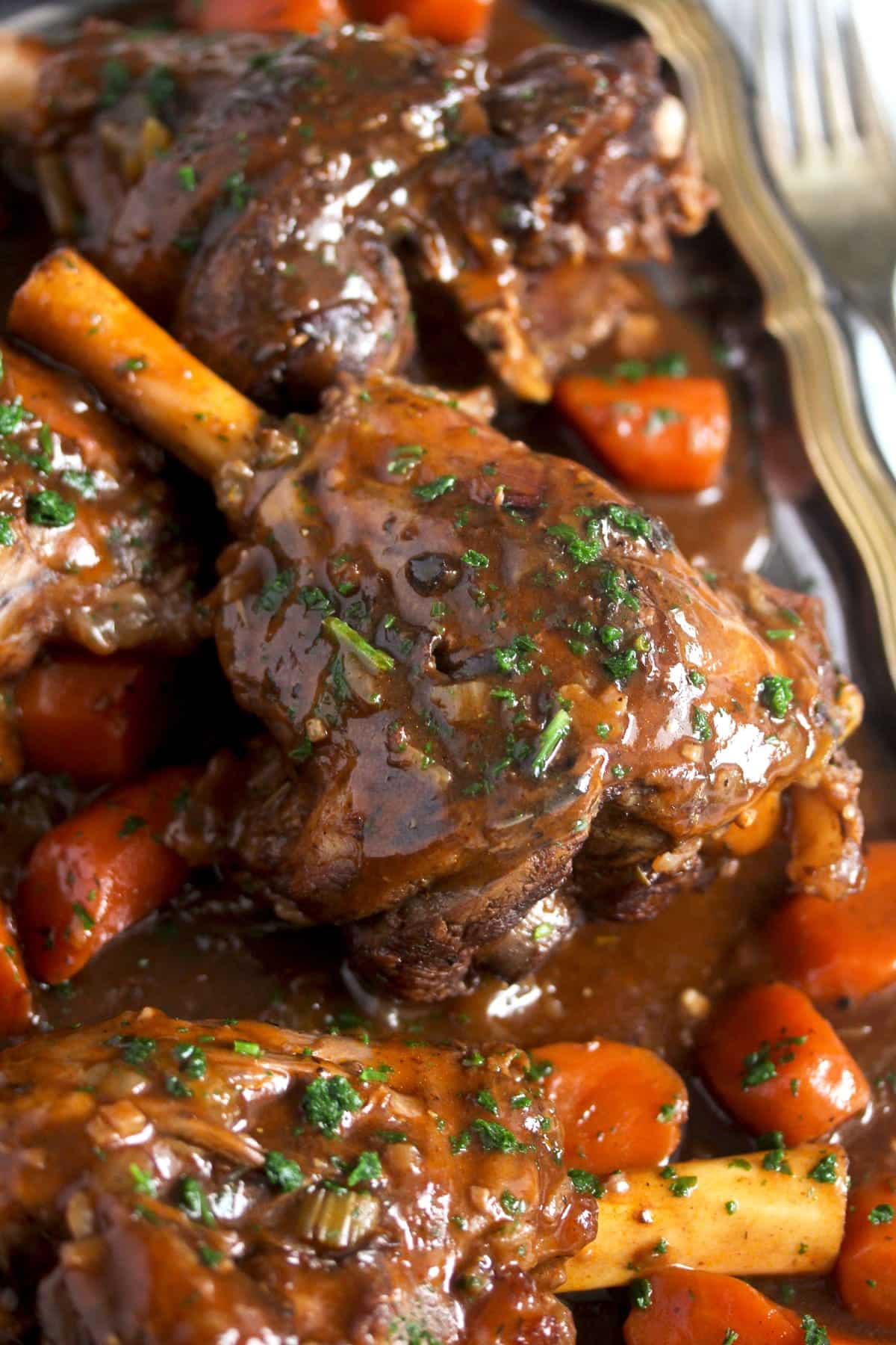 Super Delicious & Easy Lamb Shanks in the Slow Cooker Recipe