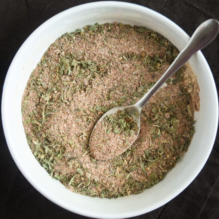 ground beef seasoning mix for beef in a bowl.