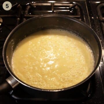 thickened white sauce for german kohlrabi in a large saucepan.